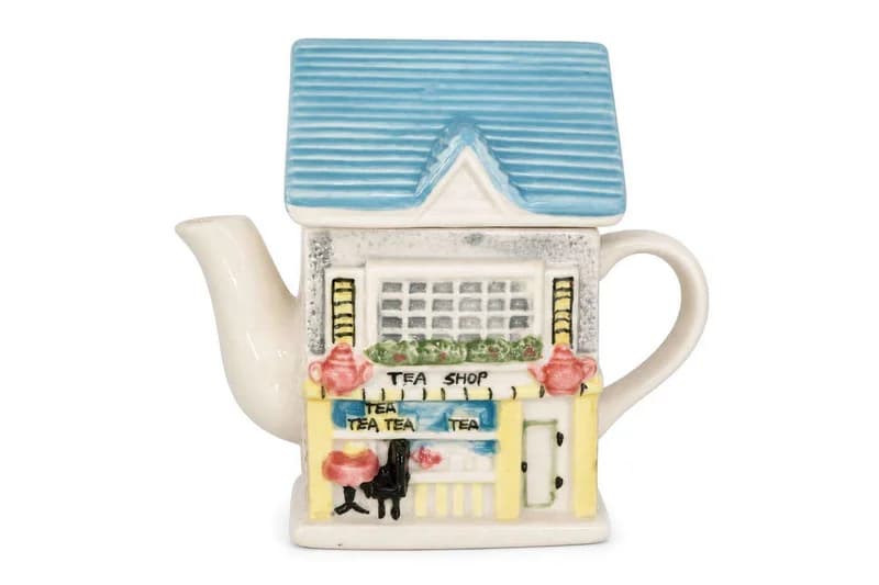 Ceramic cottage tea shop house teapot