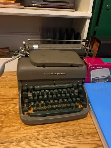 Remington portable manual typewriter